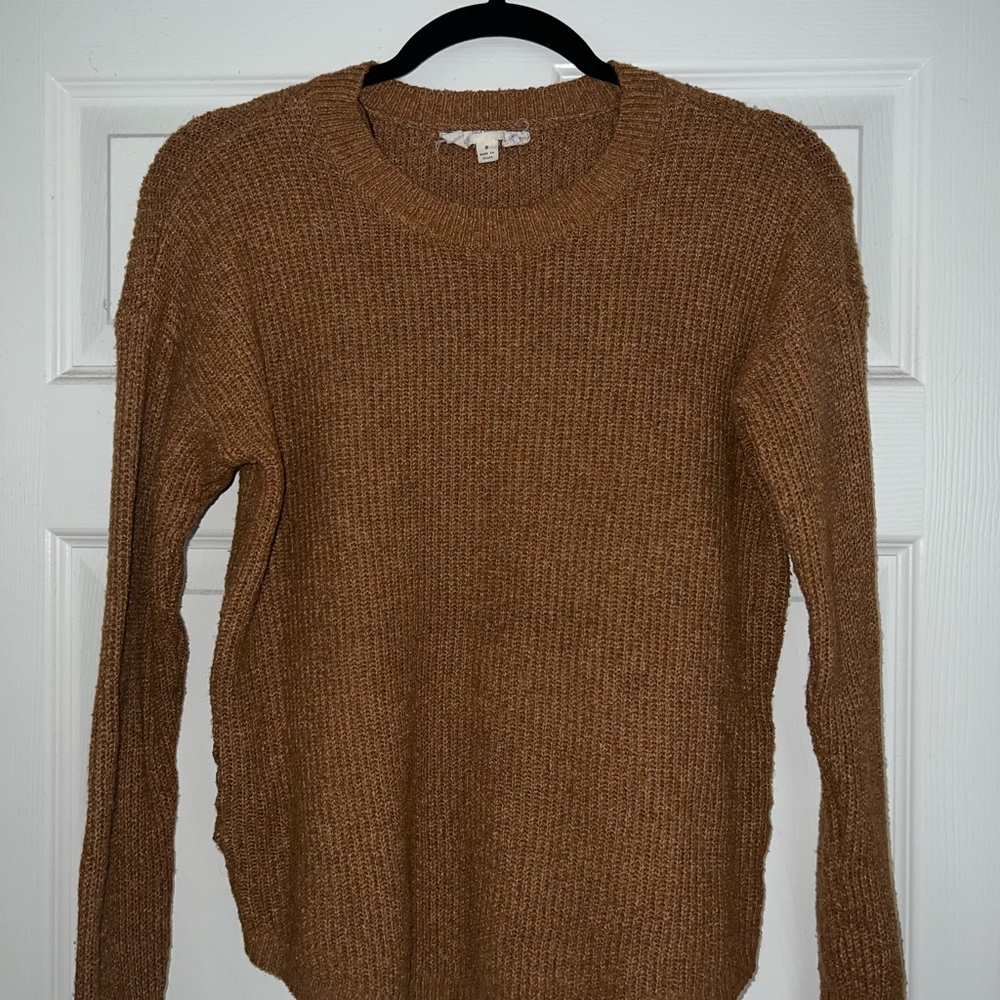 Cozy Women's Crewneck Sweater in Camel